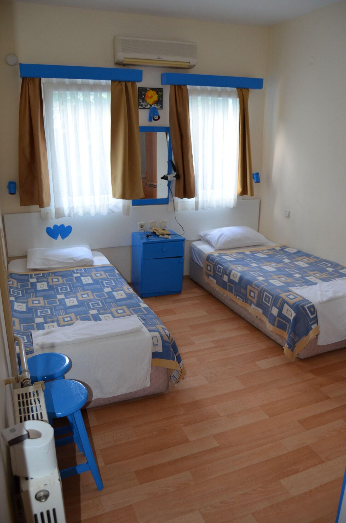 Готель Kavala *